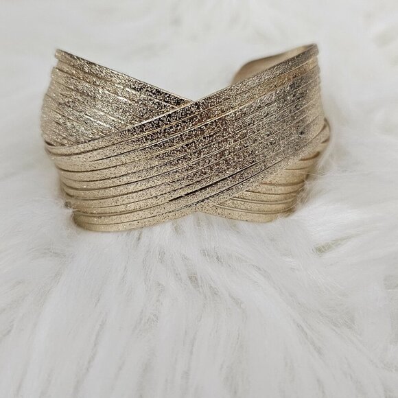 Vintage Crisscross Shimmer Gold Tone Wide Chunky Statement Cuff Bracelet - Picture 6 of 6